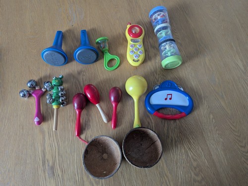 Bundle musical instruments - bundle, of