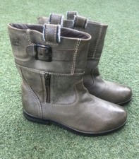 Levi’s  Western Ankle Boots