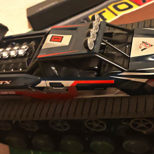 Tracked tank vehicle buzz - tracked,