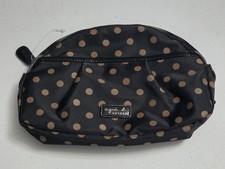 Agnes B Voyage Cosmetic Makeup