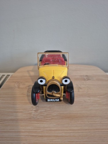 Vintage brum little yellow - vintage,