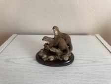 Country Artists Figurine Otter