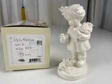 Hummel Figurine 837 Flower