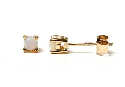 9ct gold opal - 3mm, round