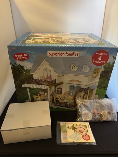 Sylvanian families courtyard - families,