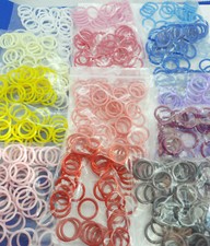 4 plastic rings transparent or