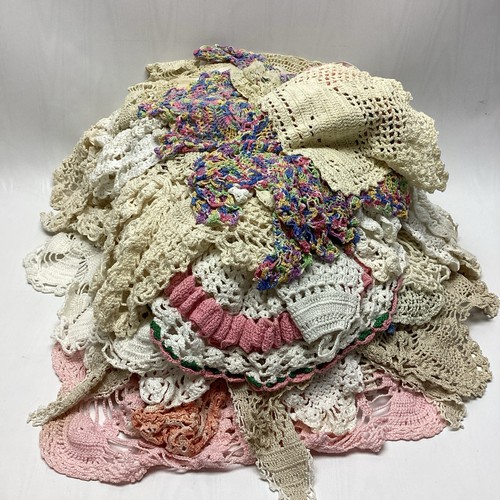 Vtg hand crocheted - hand, doilies