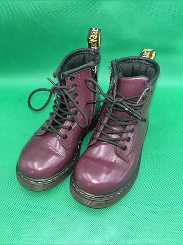 Vintage burgundy purple doctor - purple,