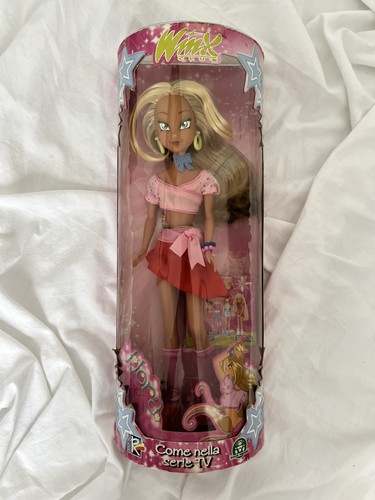 Winx club doll - club, flora