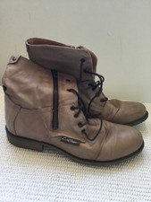 Carl scarpa ladies boots. size 6. used