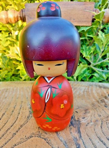 Vintage kokeshi doll sara - kokeshi,