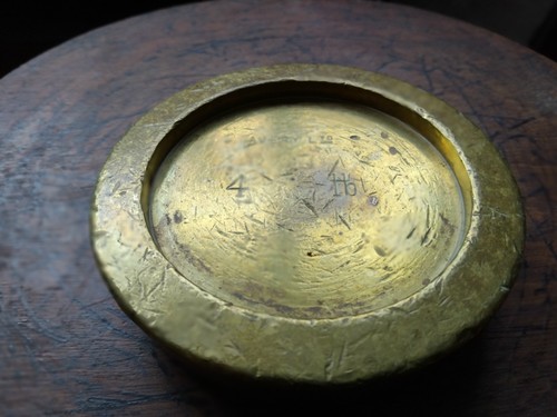 1964 avery ltd brass weight - ,