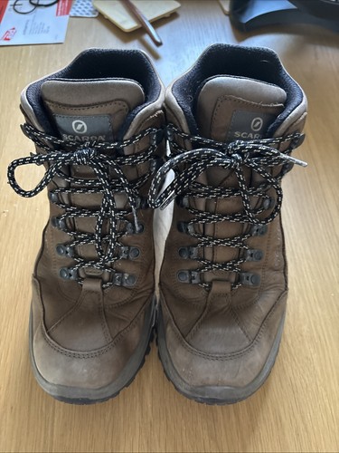 Scarps cyrus mid - scarps,
