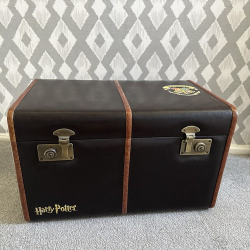 Large harry potter trunk rare - trunk,,