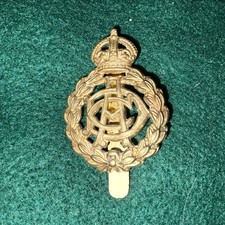 Army Dental Corps British Army Cap Badge. Gilded metal k58