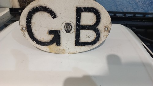 Vintage car badge gb - badge,
