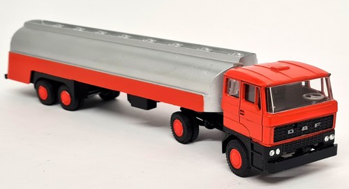 Lion car daf - 1/50,