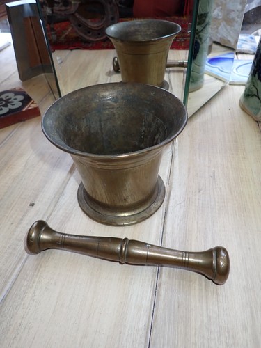 Antique bronze mortar and - bronze,