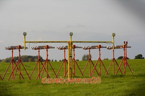 Photo approach lights east - ,