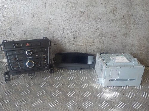 Vauxhall zafira radio headunit - zafira,