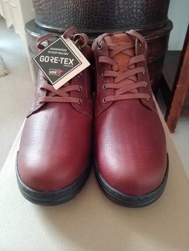 Clarks bnwt box rockie - &,