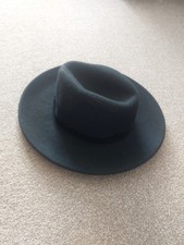 Hat Primark black