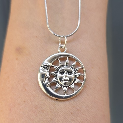 Silver tone sun moon round - silver,