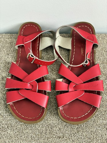 Salt water red - water, leather