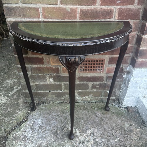 Queen anne style half - queen,