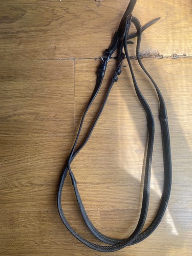 Black rubber buckle - rubber,