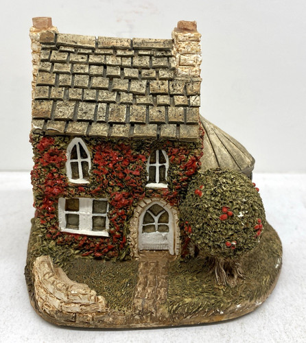 Lilliput lane holly cottage - holly,
