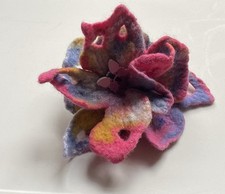 HANDMADE FELTED WOOL BROOCH/CORSAGE/PIN WET FELTING  FLOWER Art pink lavender 