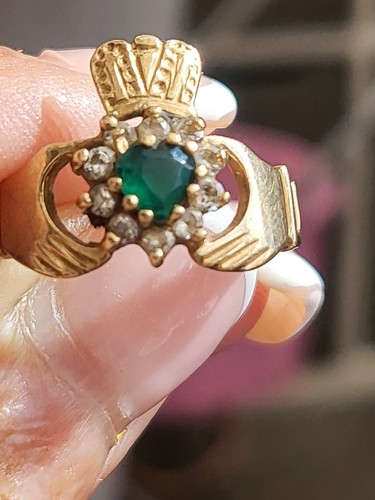 Vintage 9ct yellow gold irish - 9ct,