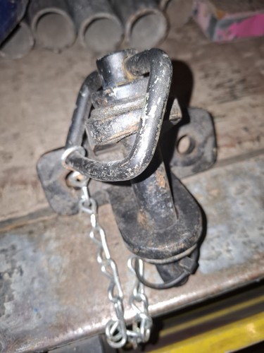Pin type tow hitch - tow,