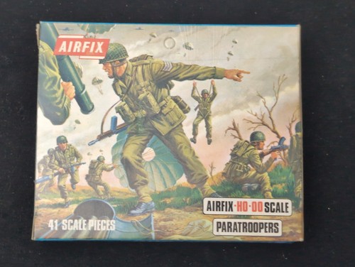 Vintage airfix paratroopers - vintage,