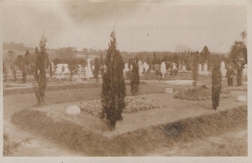 Ww1 lusitania grave queenstown - grave,