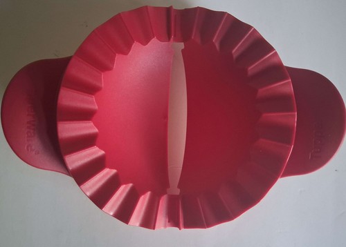 Tupperware red 6390a pastry - tupperware,