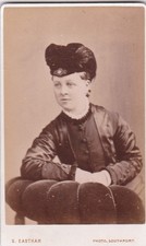 CDV PHOTO. SEATED LADY, BONNET, FASHION BY SILAS EASTHAM, SOUTHPORT