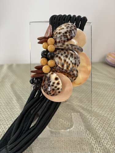 Shell bead statement - shell,