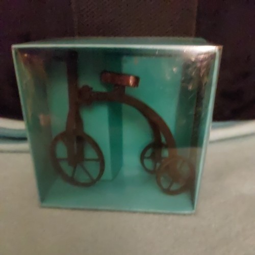 Vintage model metal - metal, tricycle