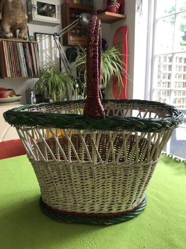 Vtg wicker basket with handle - vtg,