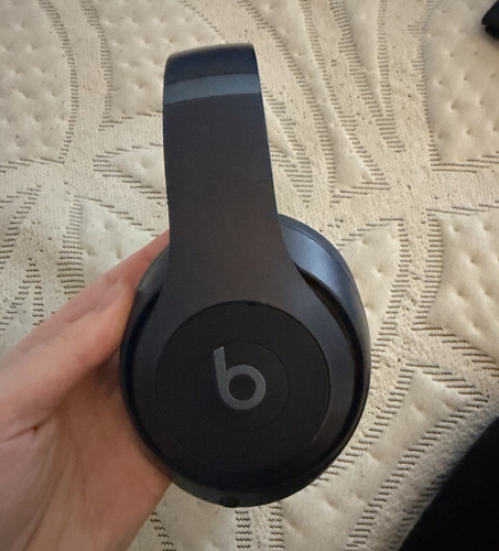 Beats dre studio - by, dr.