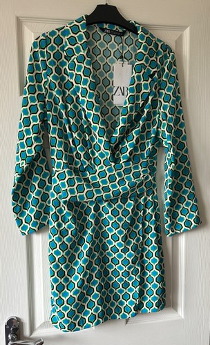 Bnwt green geometric print - green,