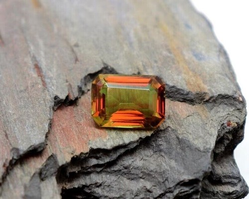 Alexandrite 10ct emerald cut - 10ct,