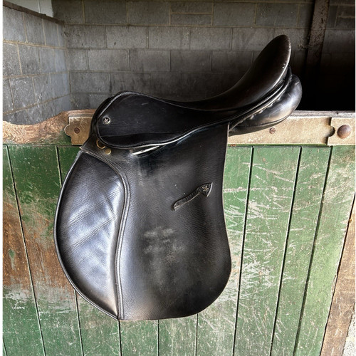 Falcon 17inch medium saddle - 17inch,