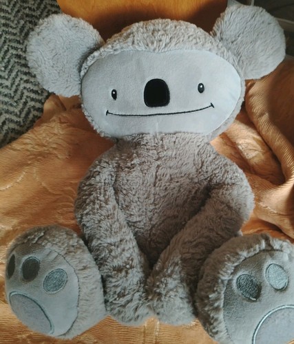 Hefty hugs kevin the - the, koala