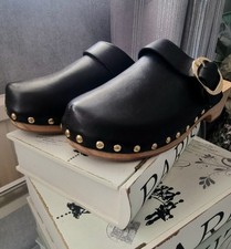 On Trend Simply Be Black 100% Leather Wooden Studded Buckle Clogs Mules. Size 6
