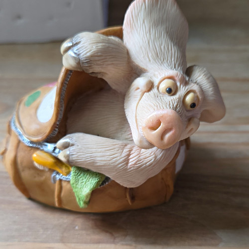 Piggin holidays - piggin', “piggin'