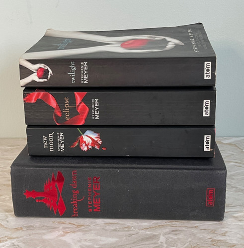 Twilight book bundle - twilight, by