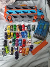 Hot Wheels Speedway Hauler Race Track Launcher Fold Out & Diecast Metal Cars